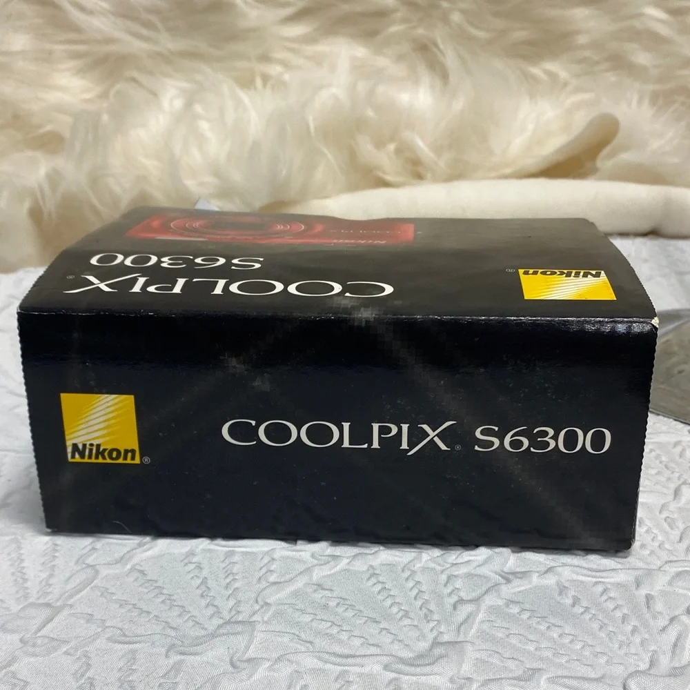 Nikon COOLPIX S6300 Red Camera‎ Box & manuals DVDs please read description